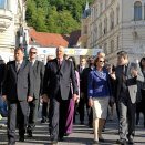 King Harald and Queen Sonja on a guided walking tour through the historic centre of Ljubljana (Photo: Srdjan Zivulovic, Reuters / Scanpix)